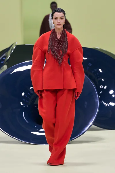 Look 1